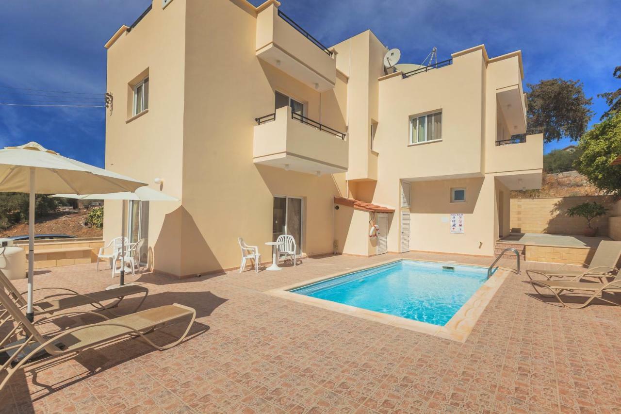 Thekla Court Apartment Полис Екстериор снимка