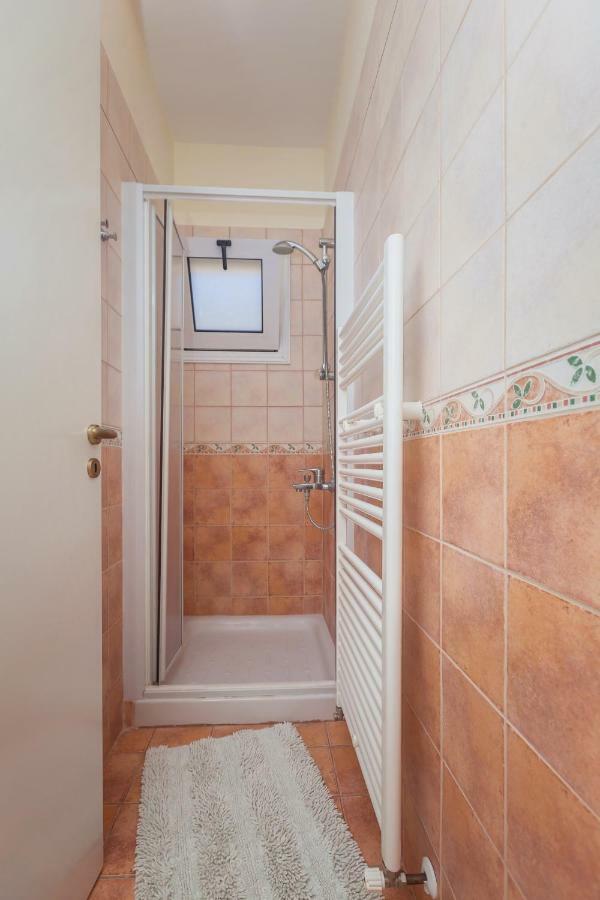 Thekla Court Apartment Полис Екстериор снимка