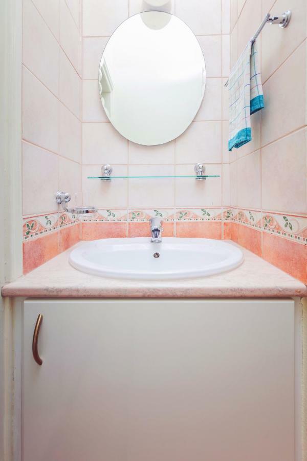 Thekla Court Apartment Полис Екстериор снимка