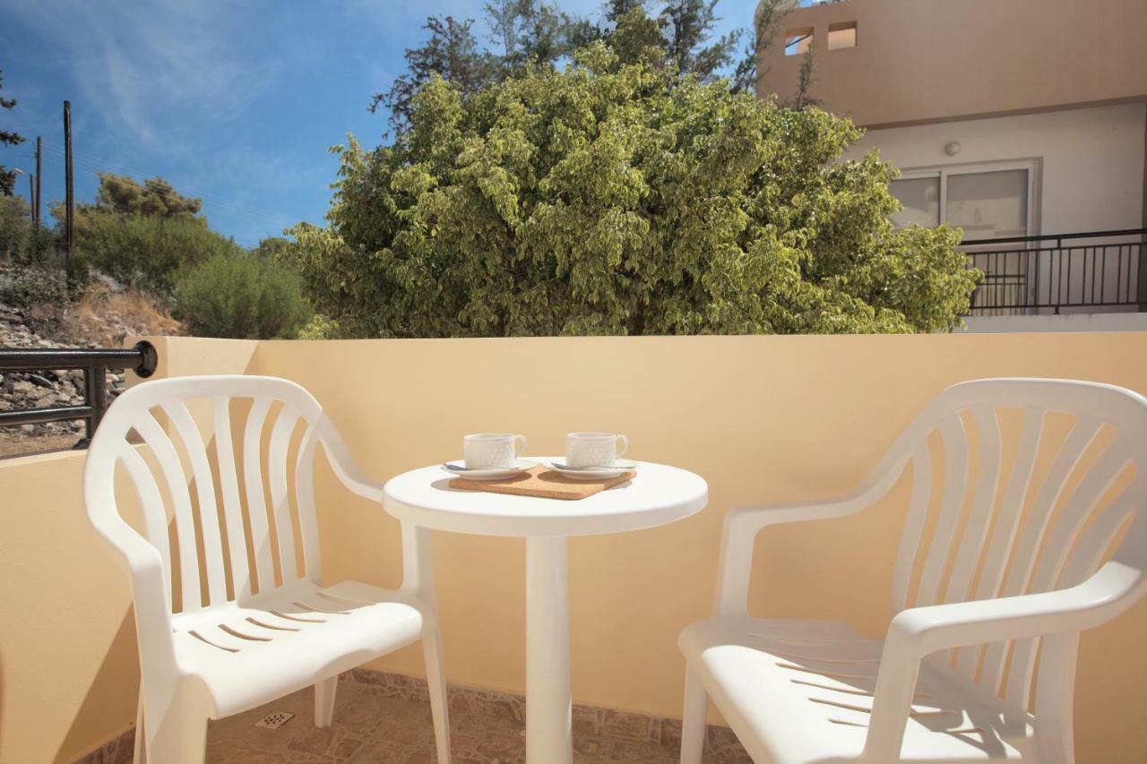 Thekla Court Apartment Полис Екстериор снимка