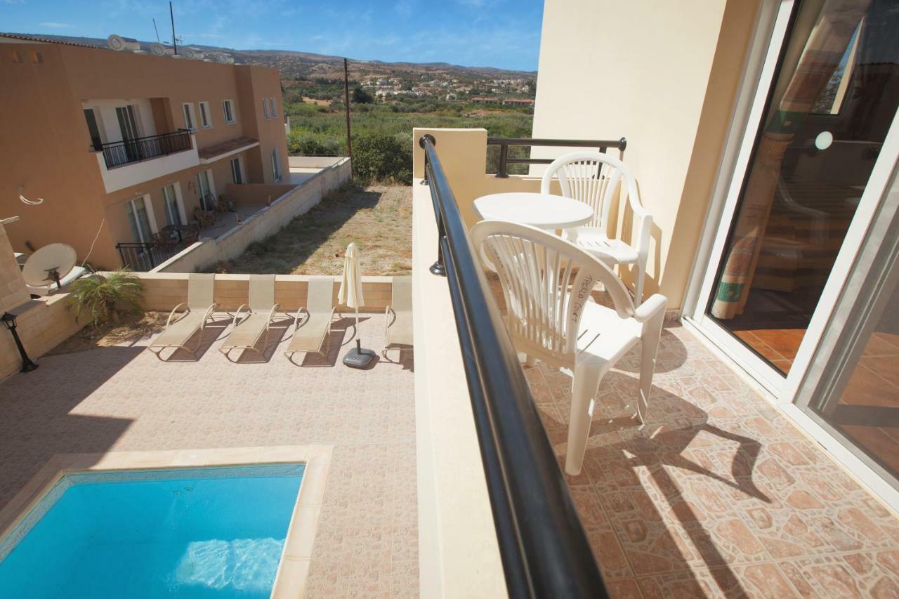 Thekla Court Apartment Полис Екстериор снимка