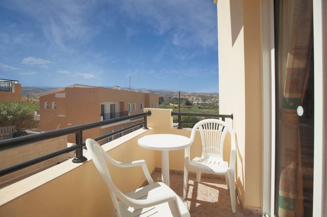 Thekla Court Apartment Полис Екстериор снимка